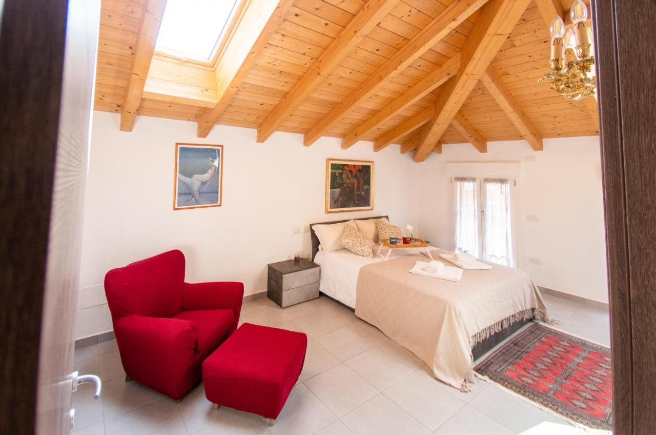 Villa Silvia-By Home Sitter โกโม ภายนอก รูปภาพ