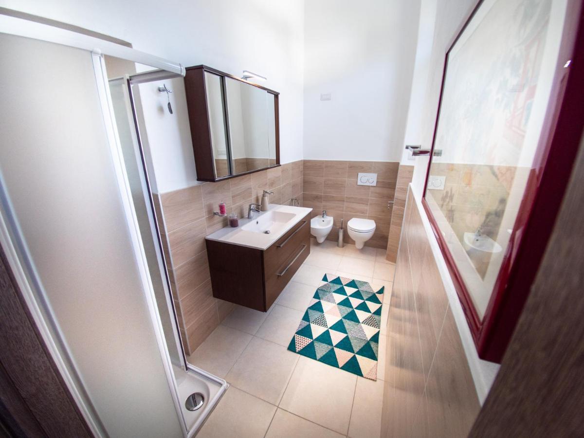 Villa Silvia-By Home Sitter โกโม ภายนอก รูปภาพ
