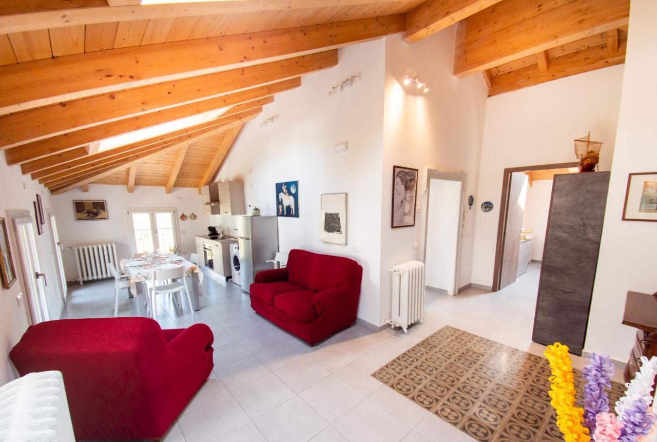 Villa Silvia-By Home Sitter โกโม ภายนอก รูปภาพ