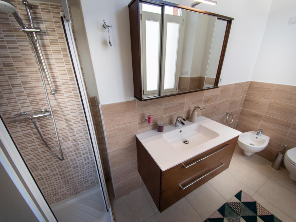 Villa Silvia-By Home Sitter โกโม ภายนอก รูปภาพ
