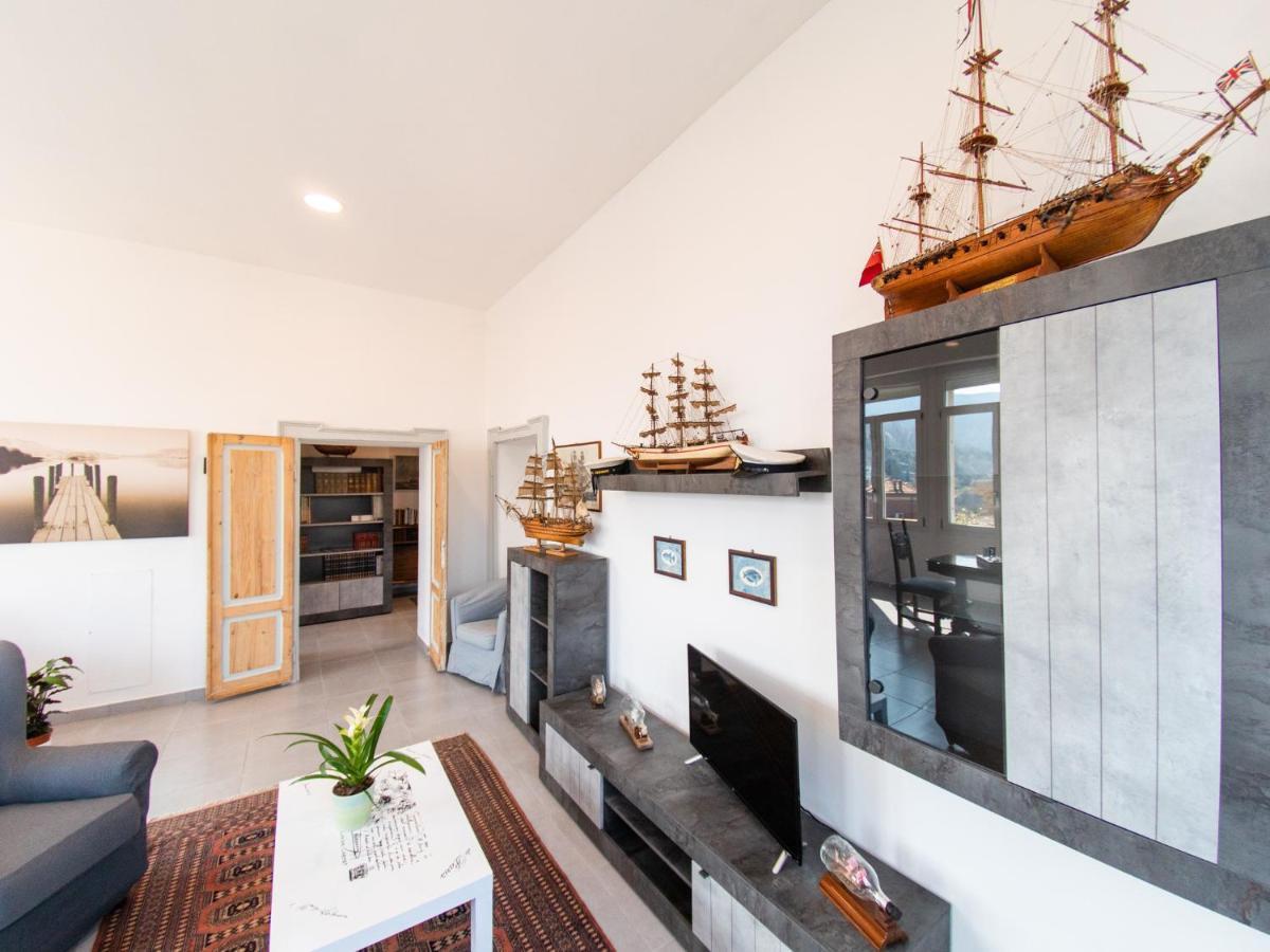 Villa Silvia-By Home Sitter โกโม ภายนอก รูปภาพ