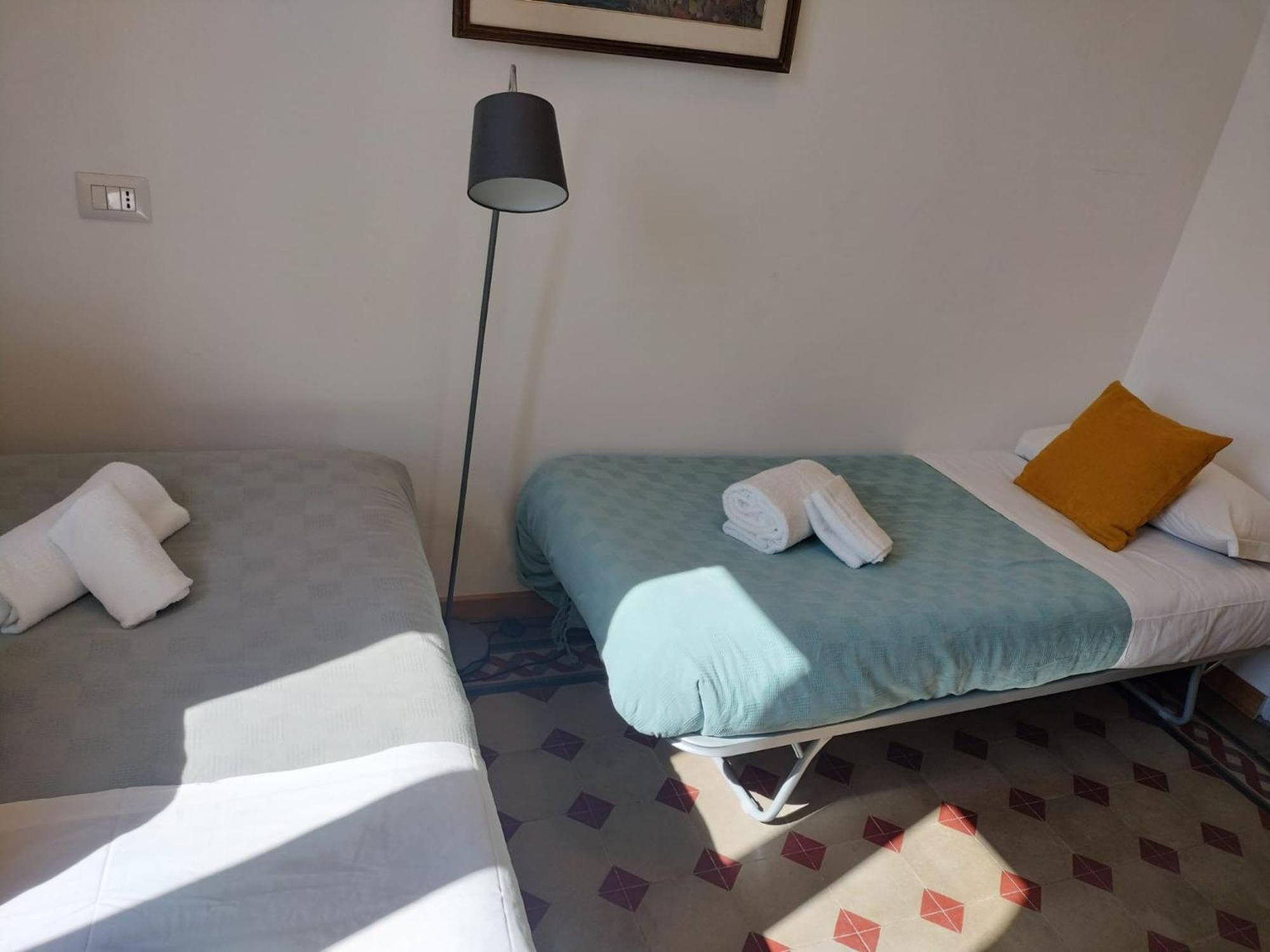 Villa Silvia-By Home Sitter โกโม ภายนอก รูปภาพ